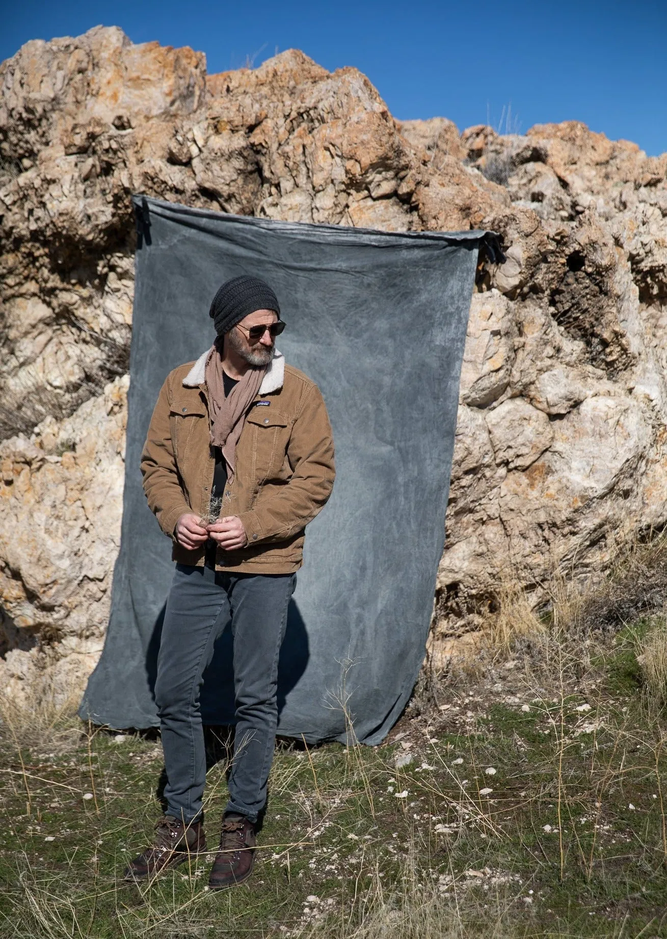 Grunge Black- 5'x7' Weathered Muslin Backdrop in a Bag